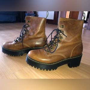 Dr. Martens Leona Women’s Boot Size 11 in Butterscotch Leather - Worn Once